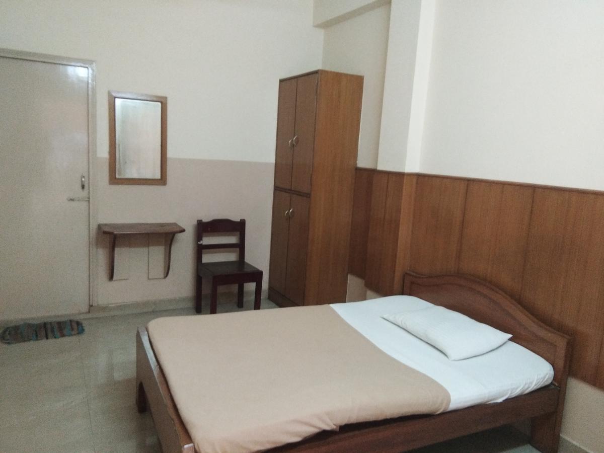 Veekay Tourist Home Bangalore Exterior photo