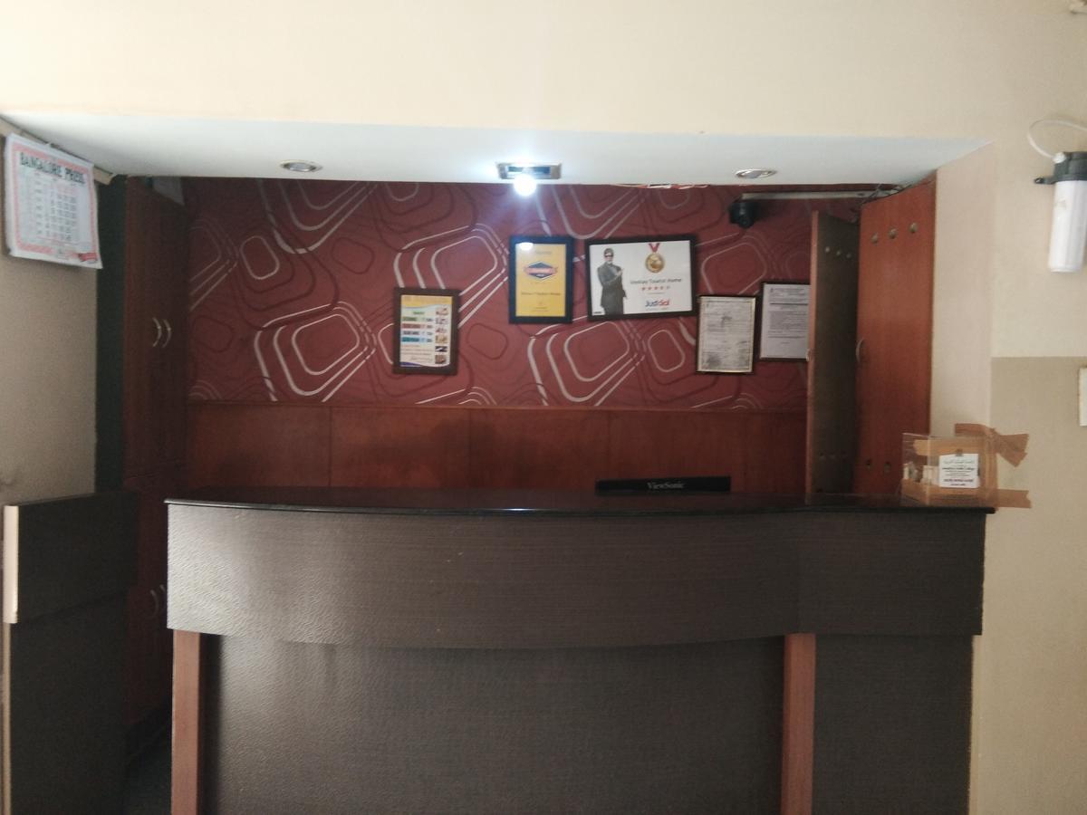 Veekay Tourist Home Bangalore Exterior photo